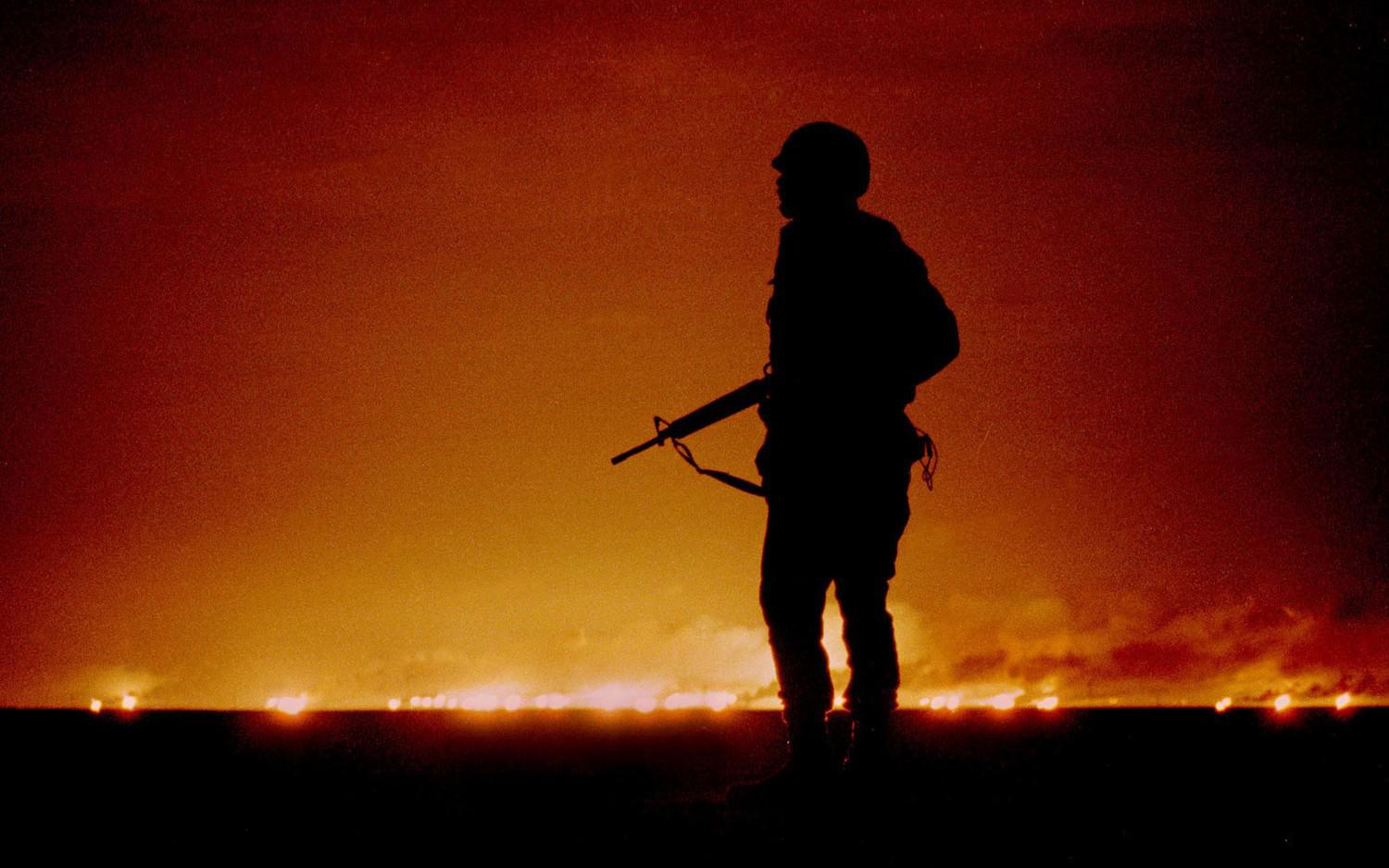 15 Photos Inside The 1990s Gulf War