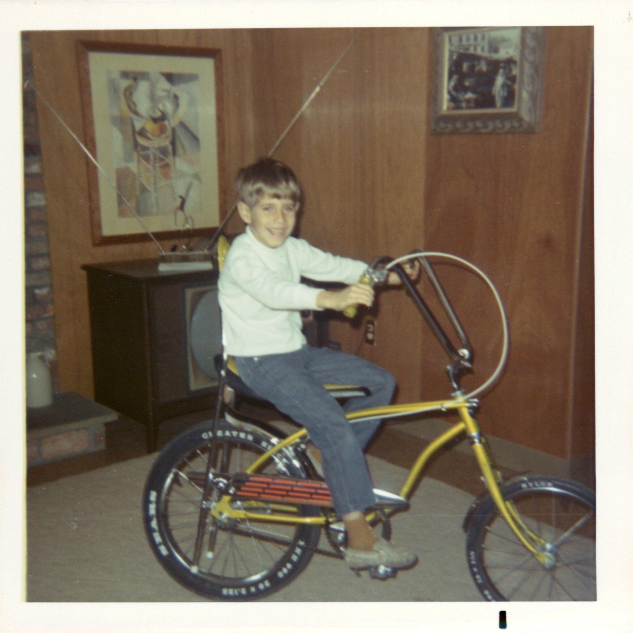 Christmas wheels, living room joy