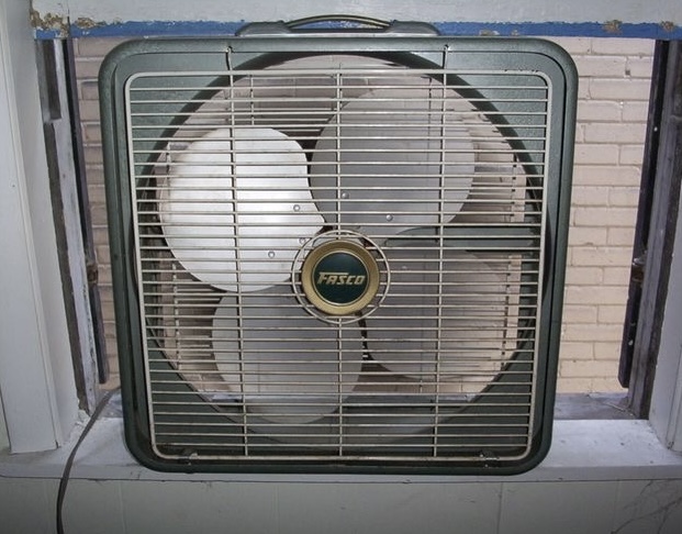 That One Fan in the Window That “Cooled” the Entire House