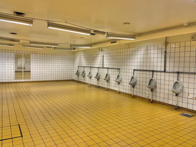 A bathroom with no time