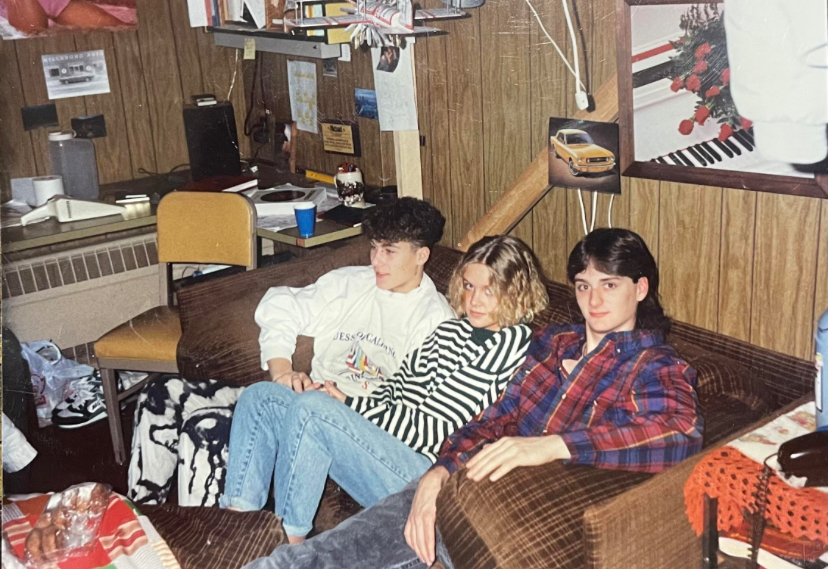 Dorm Room in the ’90s: Lava Lamps & Nirvana