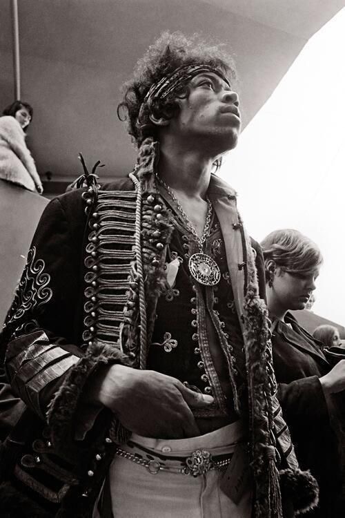 Jimi Hendrix – Monterey Pop Festival, California (1967)