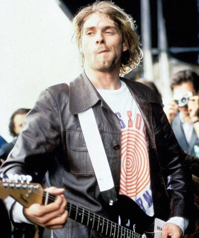 Kurt Cobain at Reading during his loudest set.