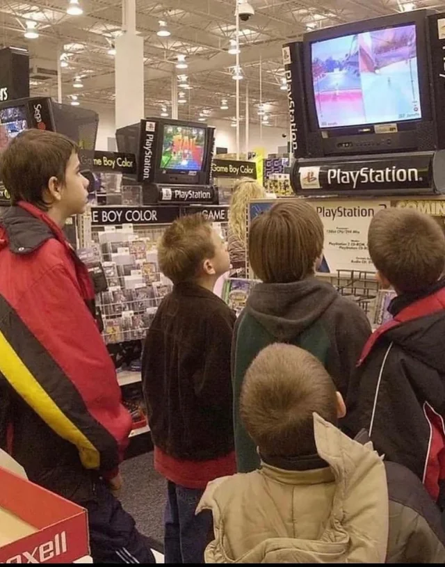 Mall demo station, free arcade and friends.