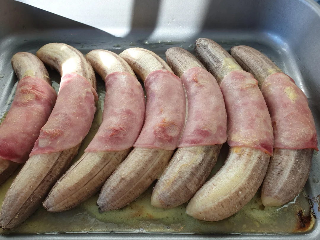 Ham and banana hollandaise