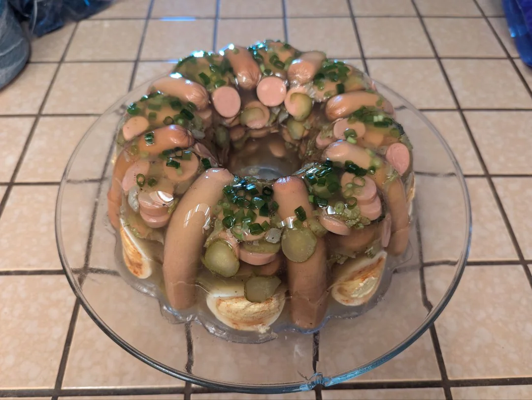 Hot dog Jell-O crown