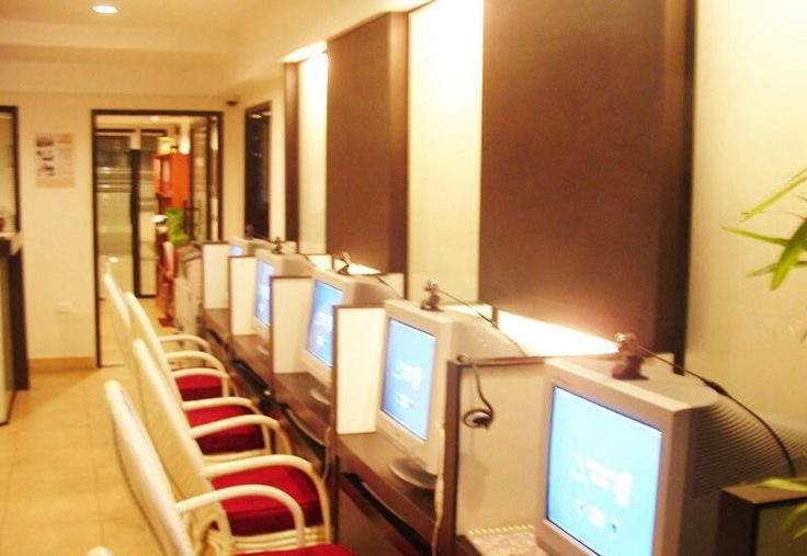 Cyber Cafés: Login, Latte, Repeat