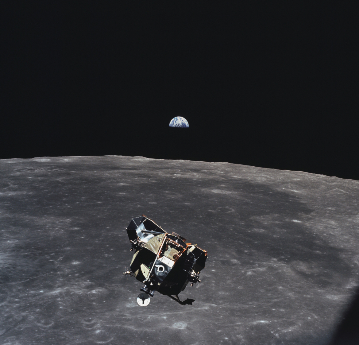 Everyone on Earth in One Photo, Except One