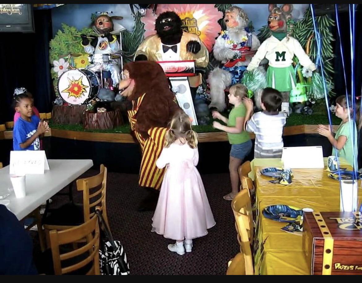 ShowBiz Pizza Place