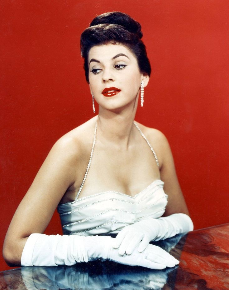 Luz Marina Zuluaga, 1958 — Colombia