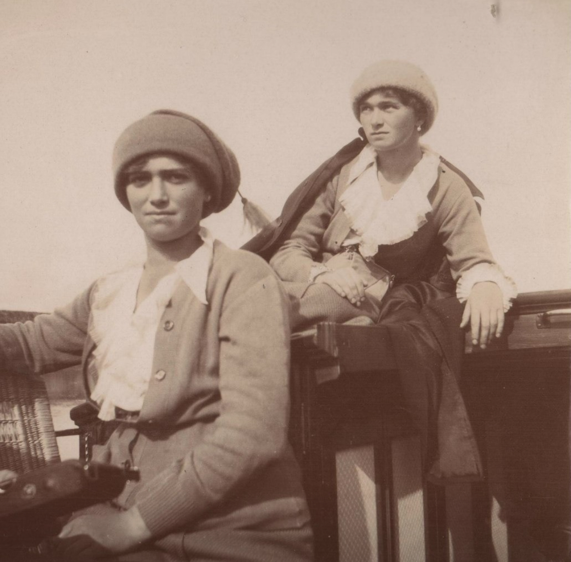 Maria and Olga Nikolaevna of Russia, 1916