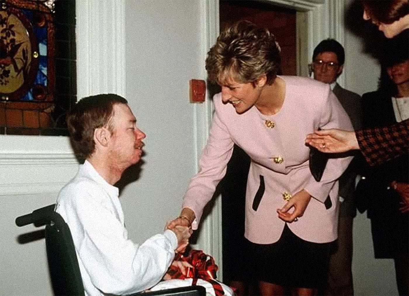 Princess Diana’s AIDS outreach, 1987