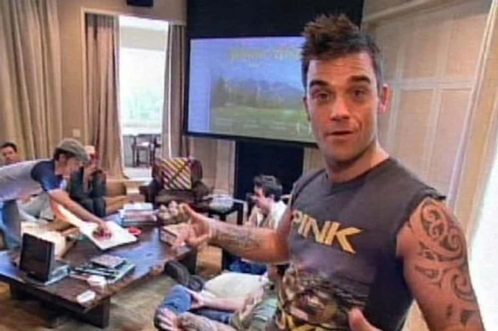 Robbie Williams’ tiki bar room