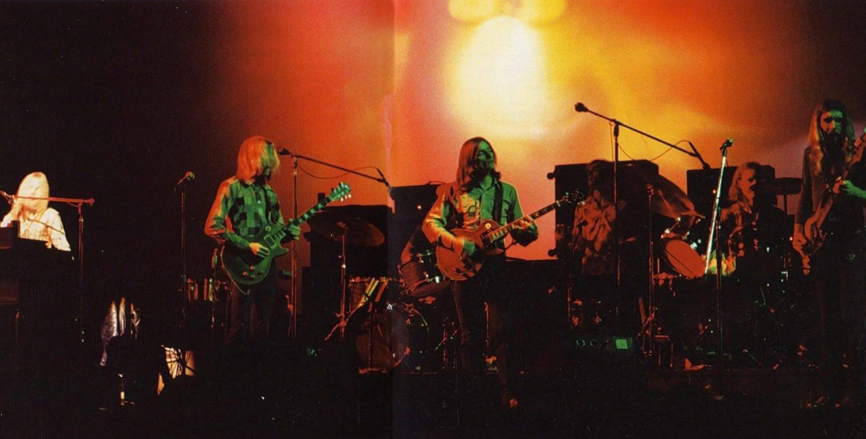 Their live performances became hypnotic marathons of sound and soul.