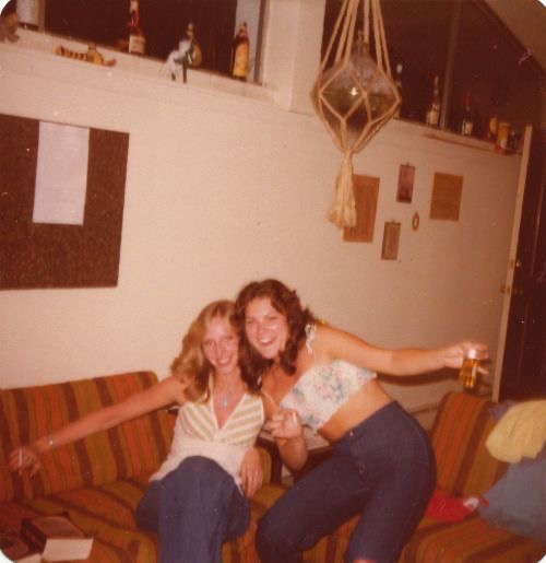 Couch Girls: Party Edition