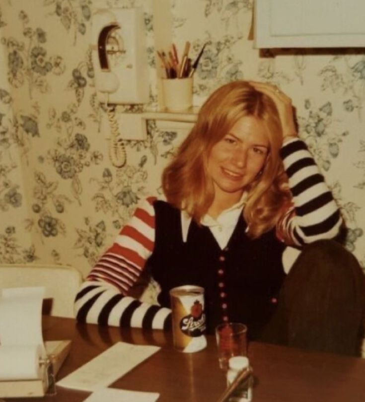 Stroh’s Beer + Pretty Girl = Trouble Brewing