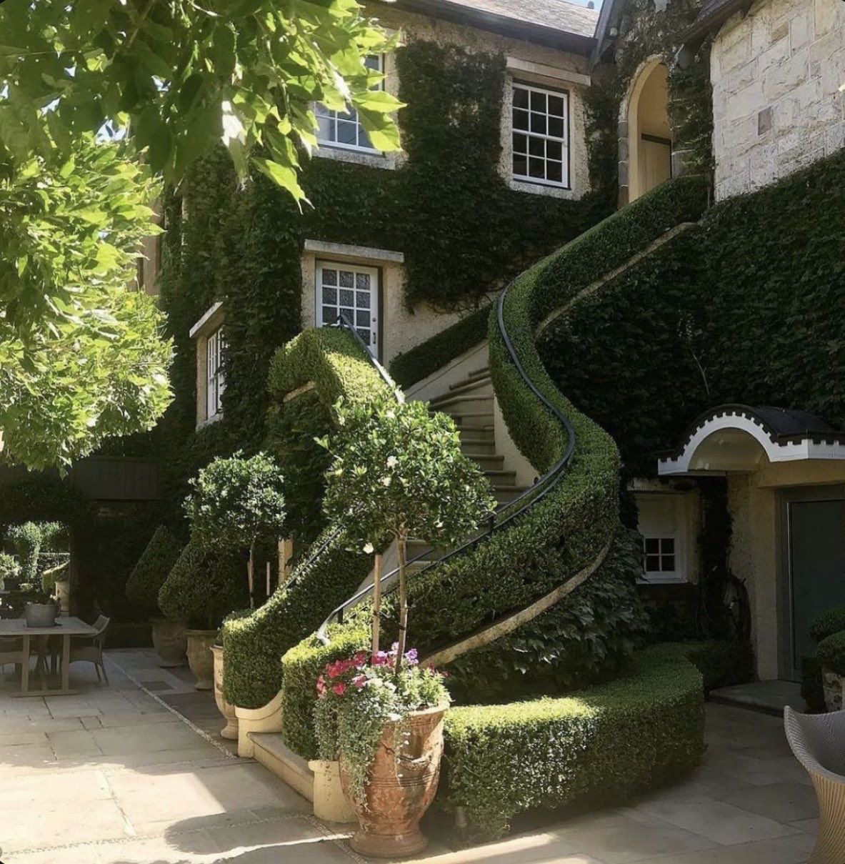 Greenery So Clean, It Probably Has an Agent