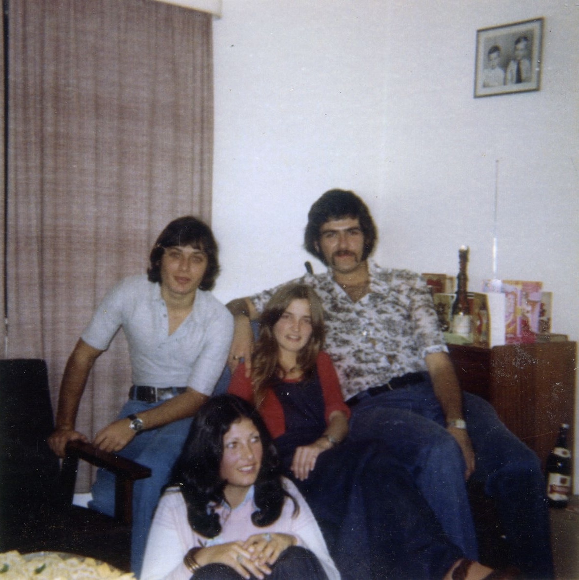 Your Friends Are All Hanging Out and No One's on Their Phone