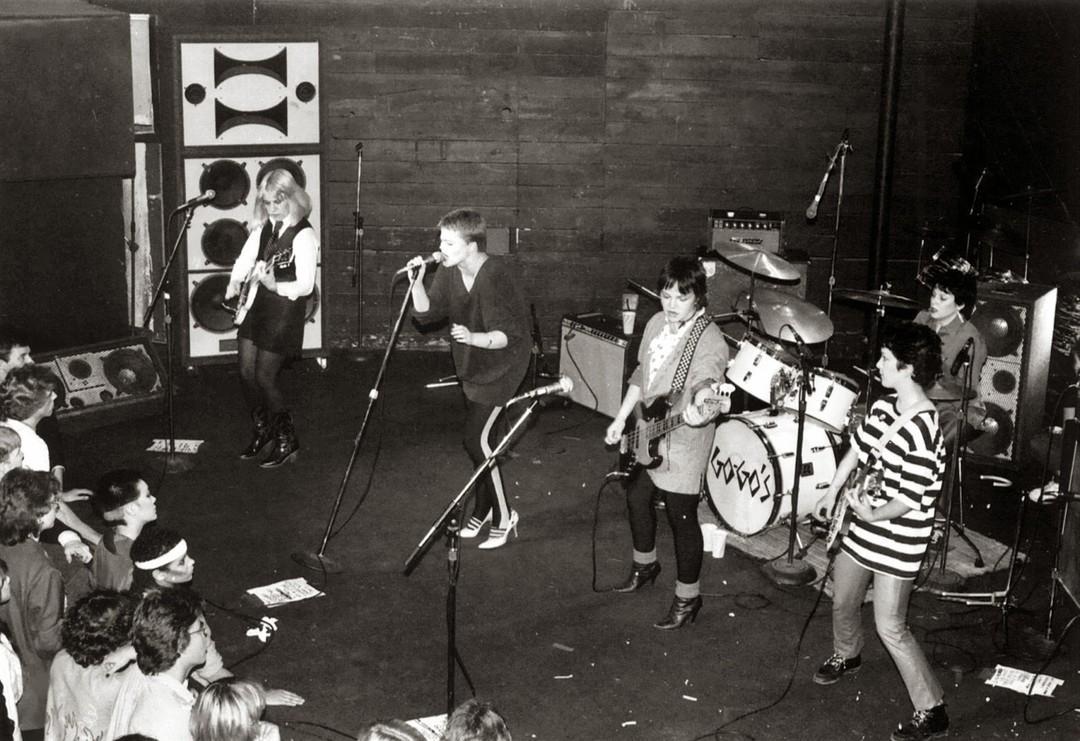 Kathy Valentine’s first show with the band in 1980 finalized their breakthrough lineup.