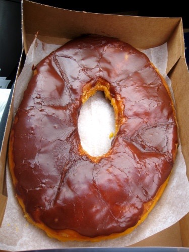 The 5lb Donut Challenge – The Donut Hole (La Puente, CA)