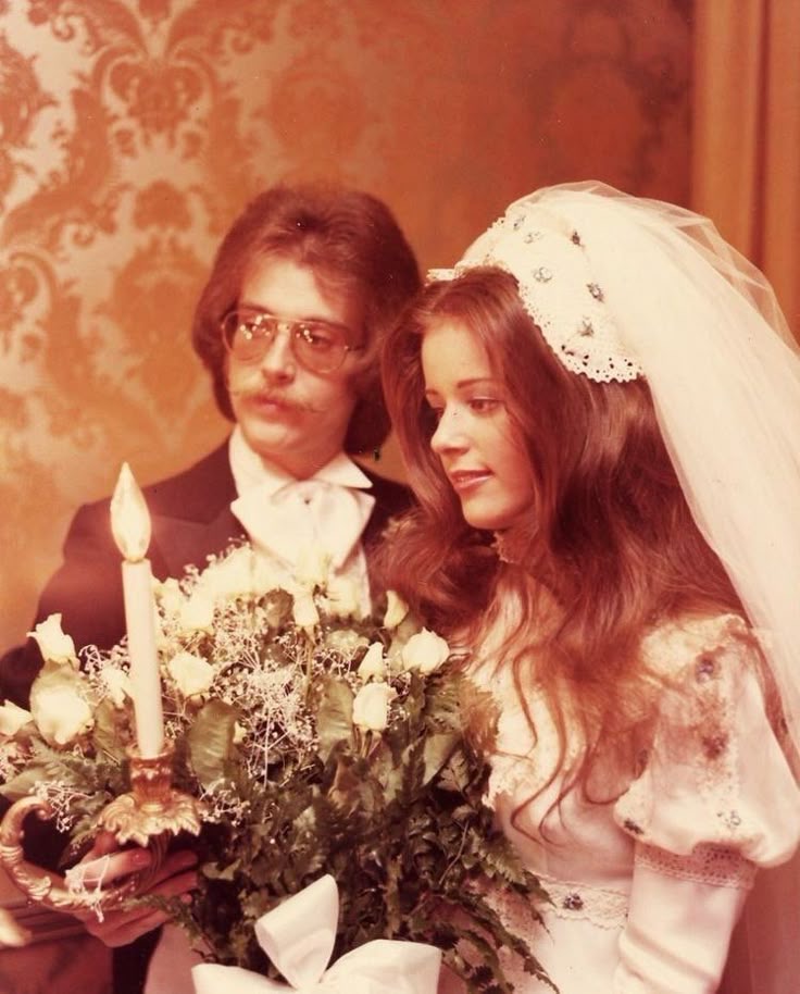 Groom in Sunglasses: Red Flag or Rock Star?