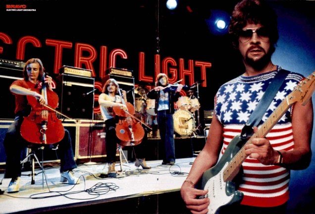 Electric Light Orchestra – "Fire on High"