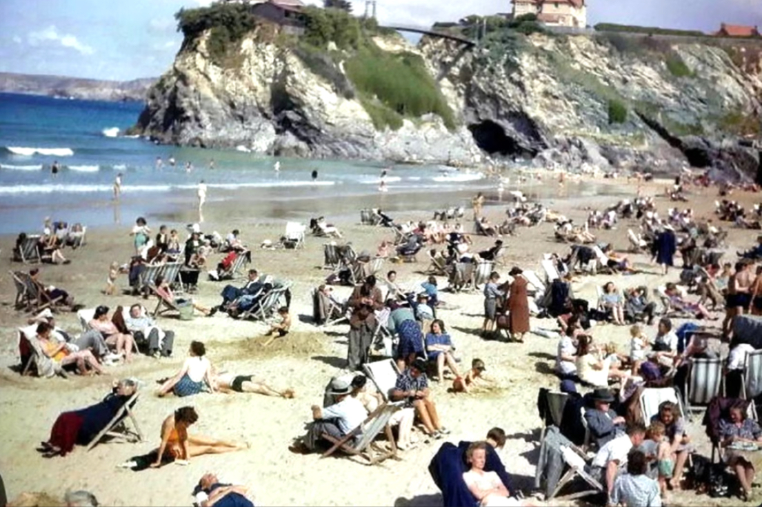 Mr. Bean on a Beach in 1943 with a Phone?