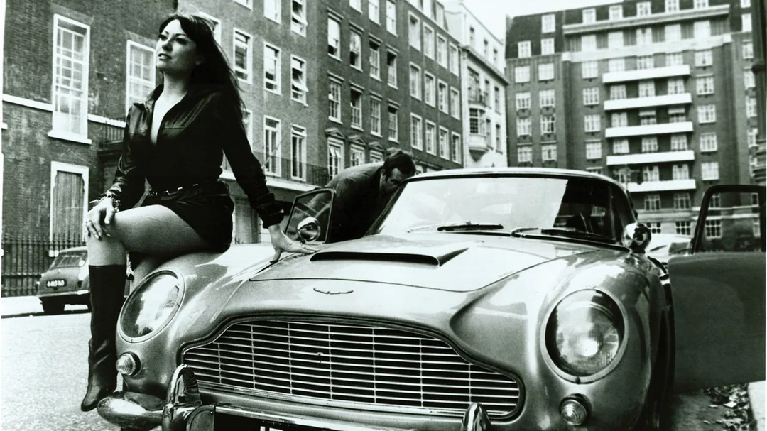 City lights, fast nights