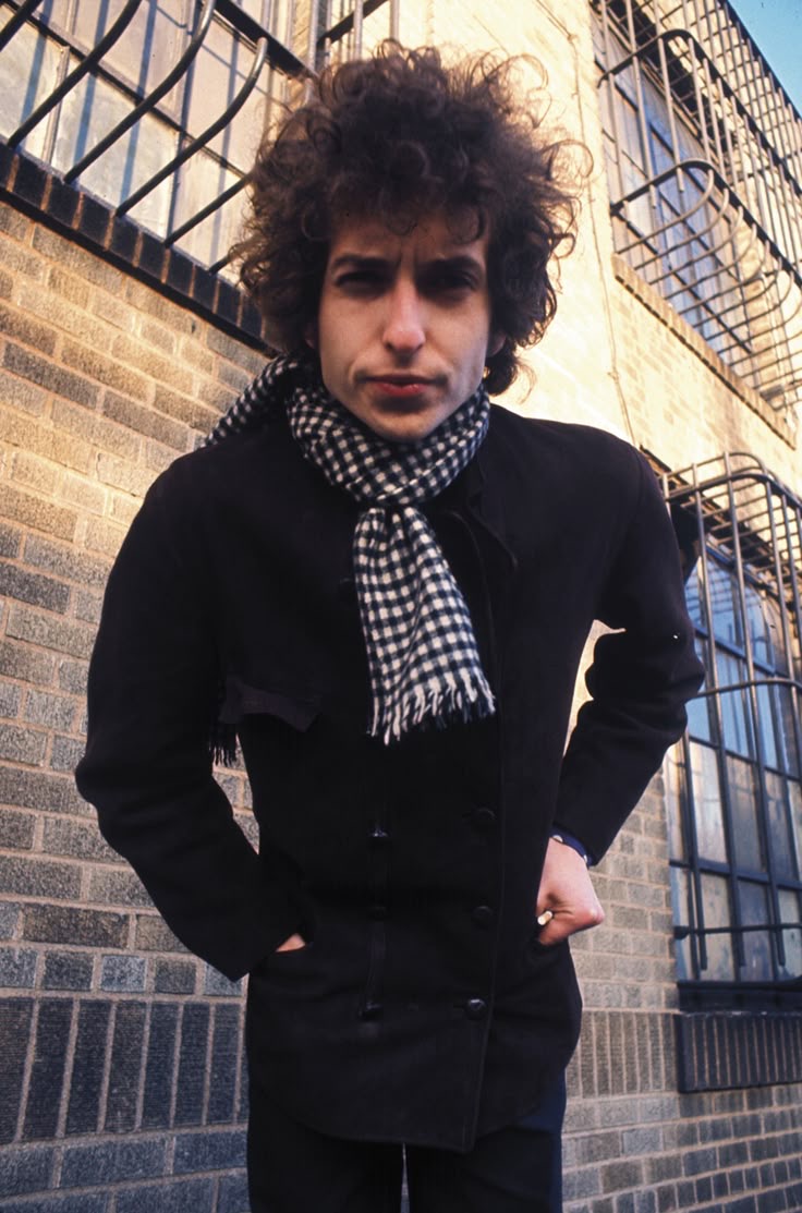 Bob Dylan – “Blowin’ in the Wind”