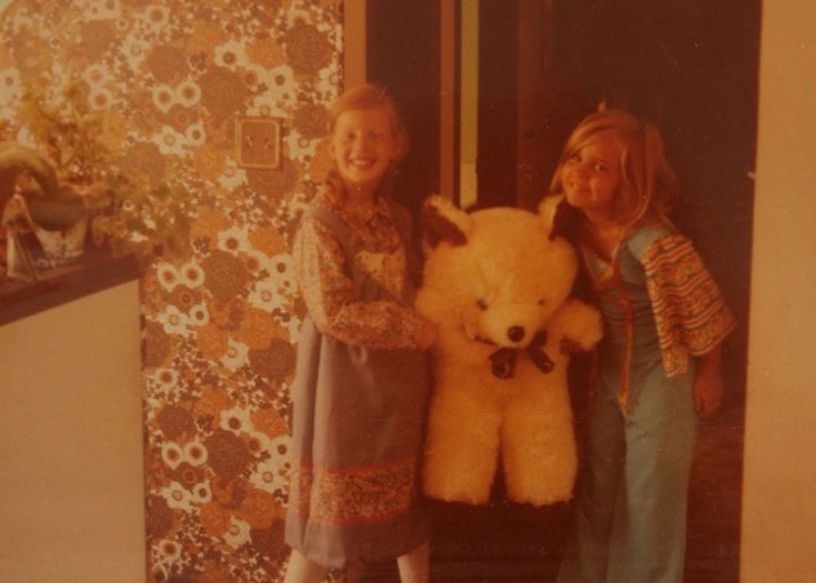 Groovy Walls & Teddy Bear Chaos