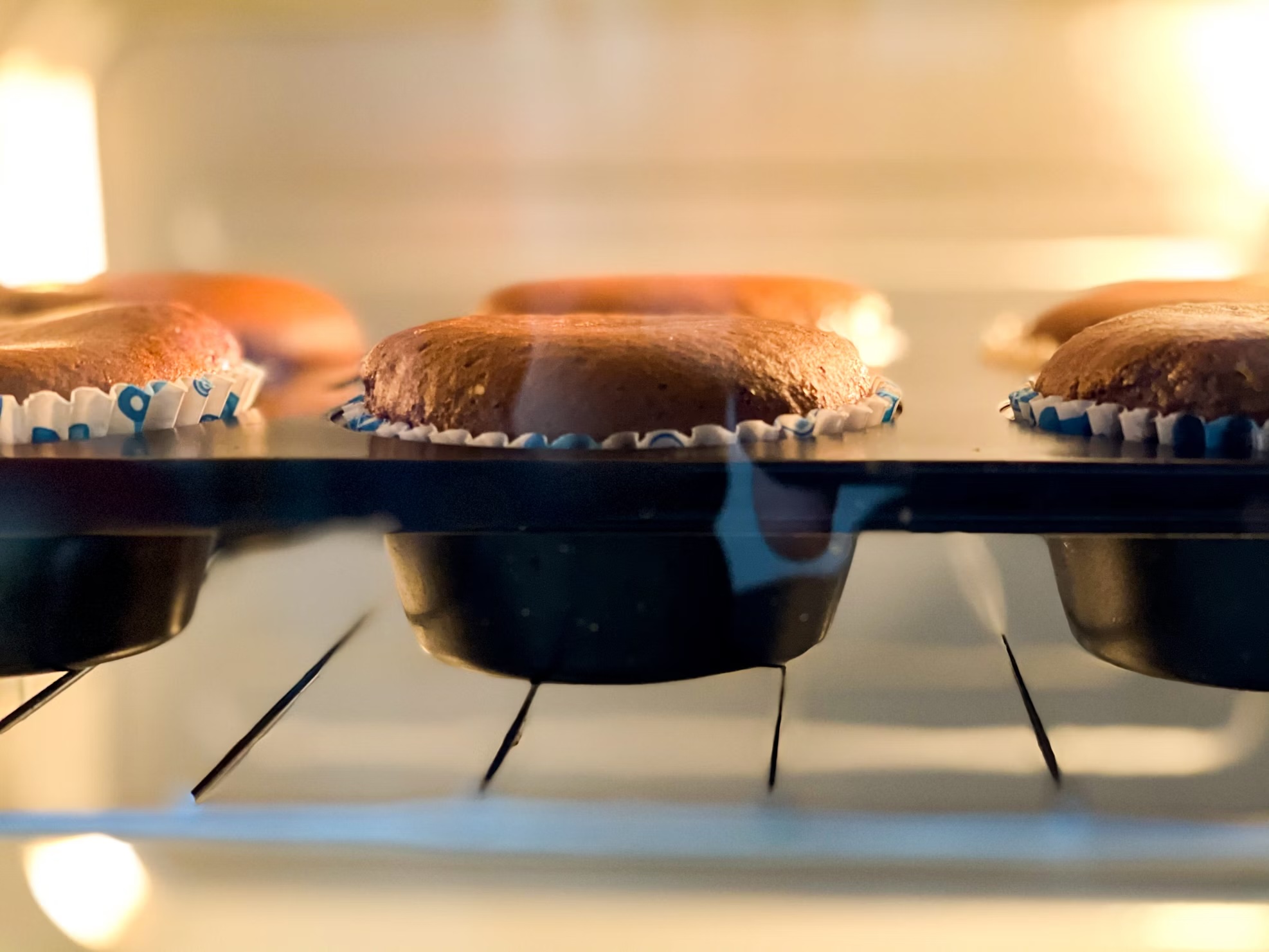 Two muffins are in the oven. One says, “Wow, it’s hot in here.” The other says, “Ahh! A talking muffin!”