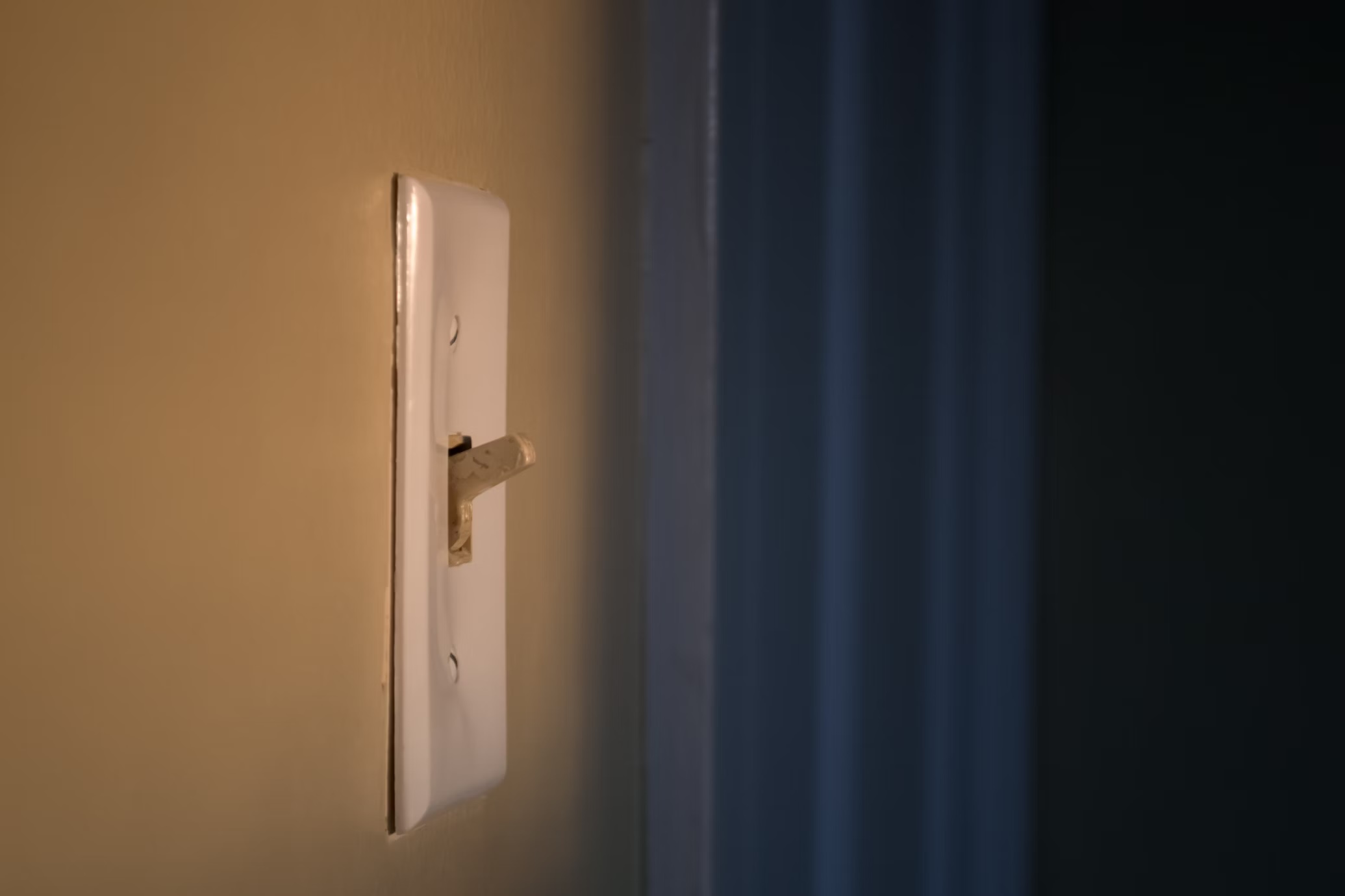 I moved into a new house and found a light switch that did nothing. Still, I flipped it every day. Weeks later, I got a letter: “Cut it out.”