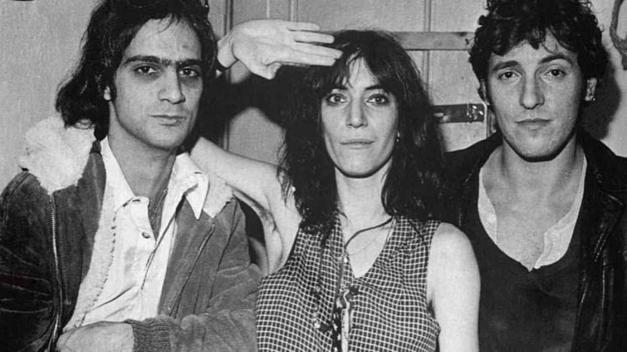 Because the Night - Patti Smith Group
