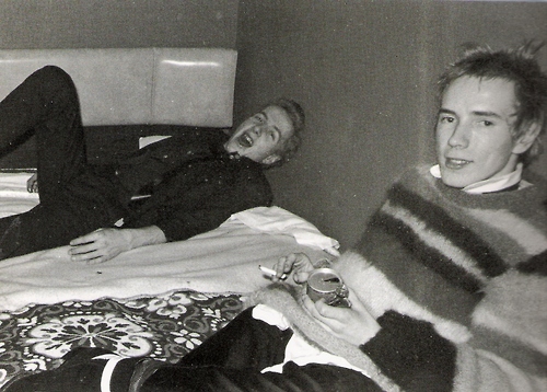 The Clash vs. The S- Pistols