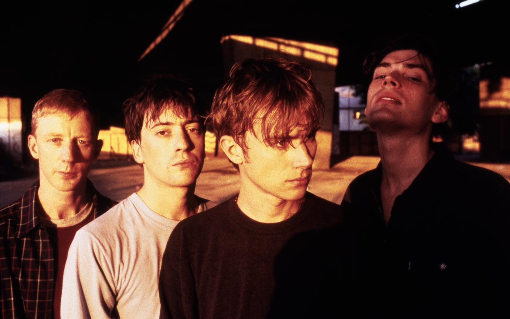 Blur’s “Country House” and Oasis’ “Roll With It” released the same day in 1995
