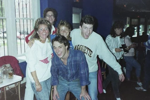 Huddle together for a quick pic.