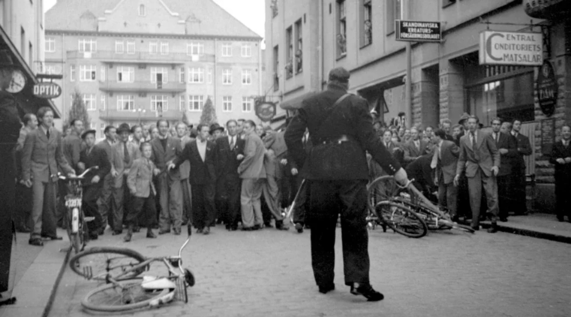 Sabre-Draw in Linköping, 1943: Artistry Meets Resistance