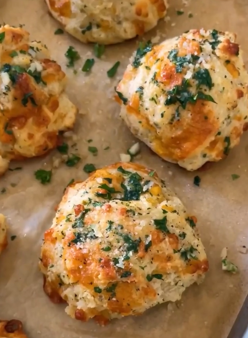 Legendary Cheddar Bay Biscuits