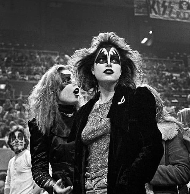 KISS Faces, Melting Minds