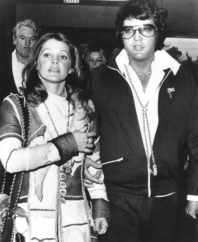A candid glimpse from 1973, Presley style.