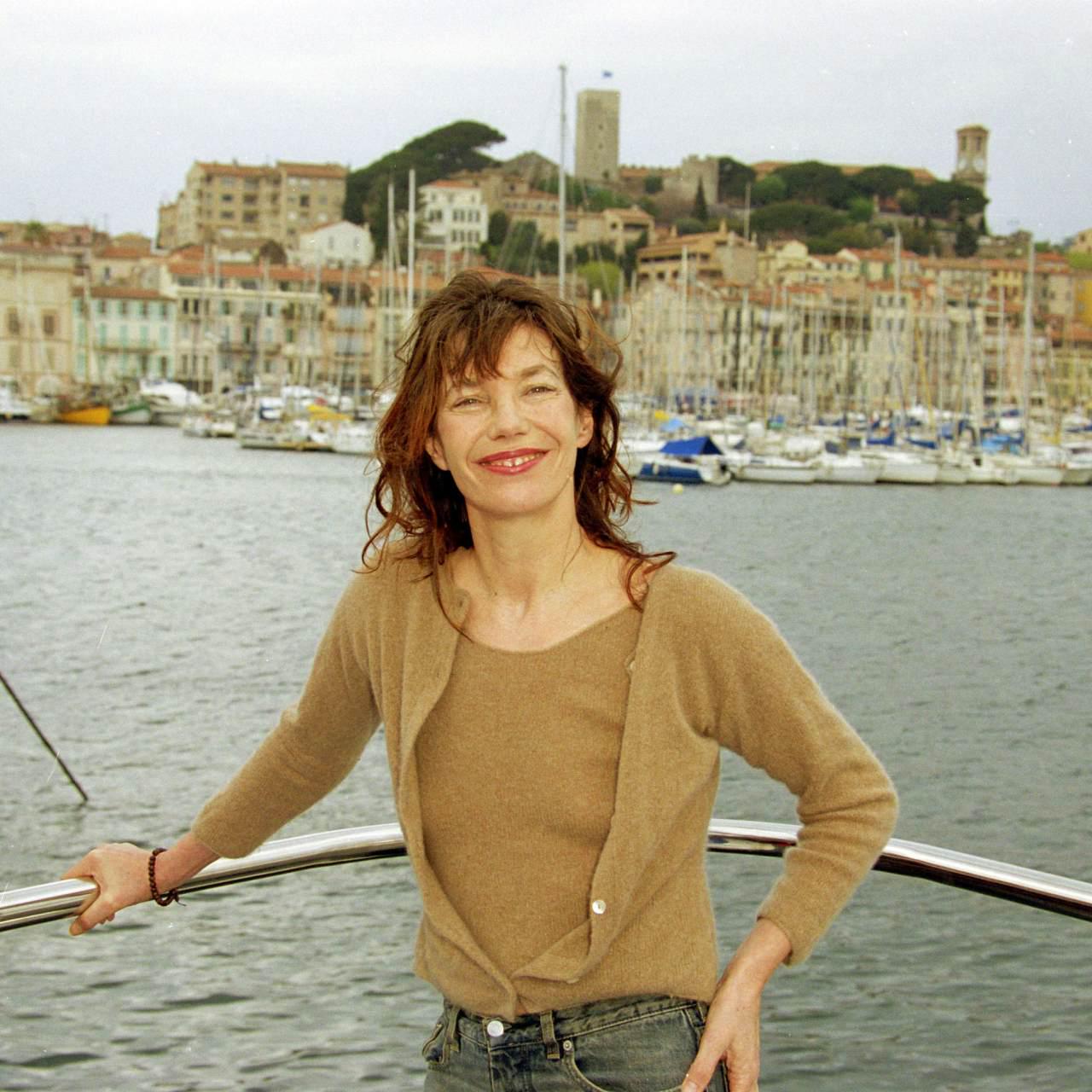 Decades later, her spirit remained unchanged, authentic, modest, and luminous, always at ease with herself.