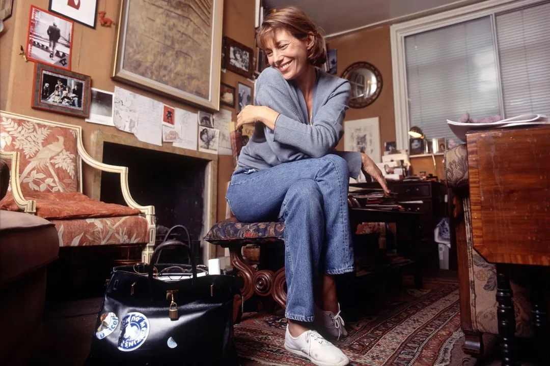 On a flight in the 1980s, Jane sketched her ideal carryall for Hermès’ CEO, and the Birkin bag was born. She carried it her way: practical, lived-in, and full of life.