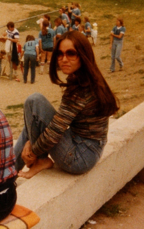 Peak ‘70s: Barefoot, Sunburned, and Unbothered