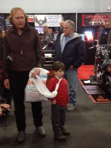 DIY Leash… With a Plastic Bag?