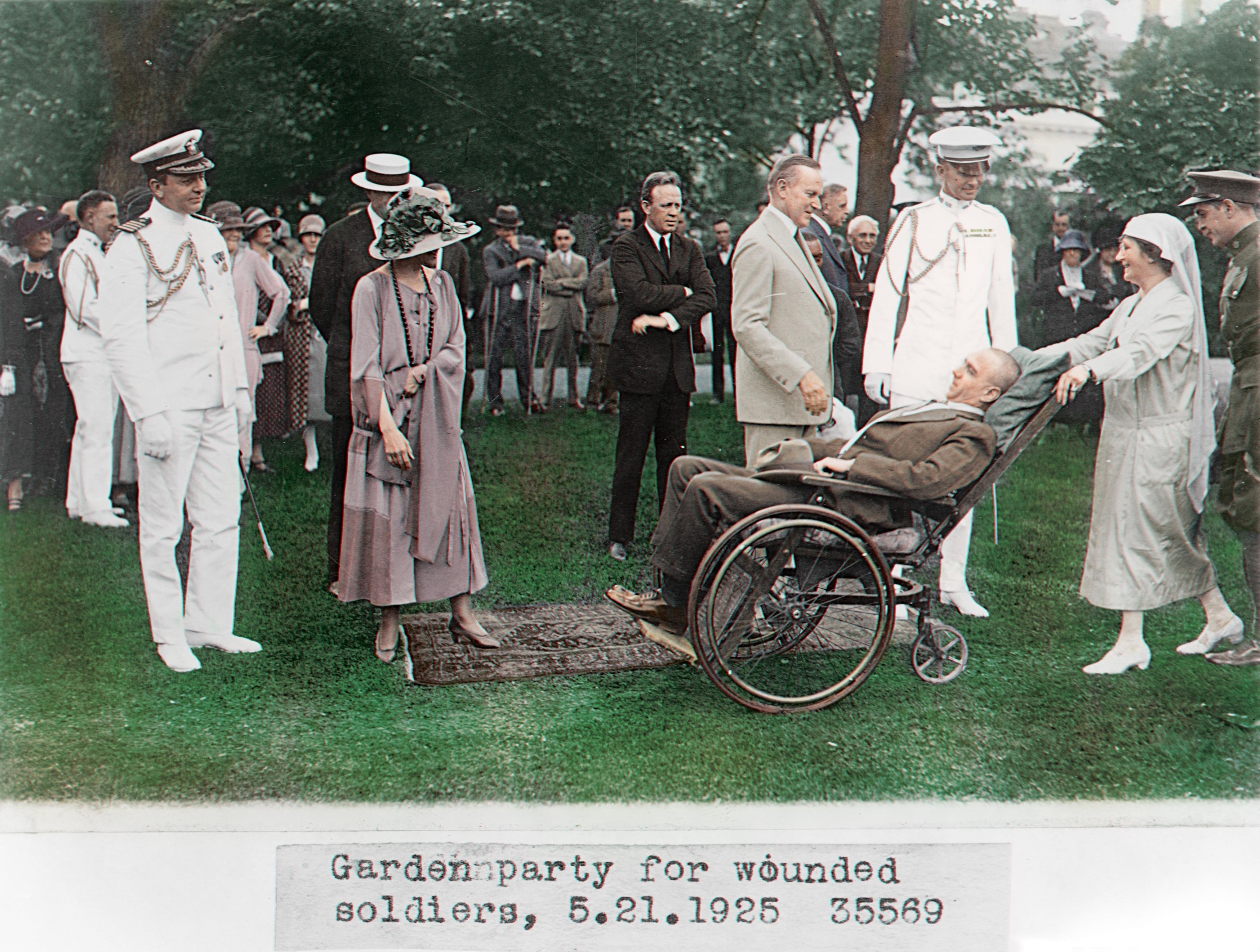 Garden party for wounded soldiers
