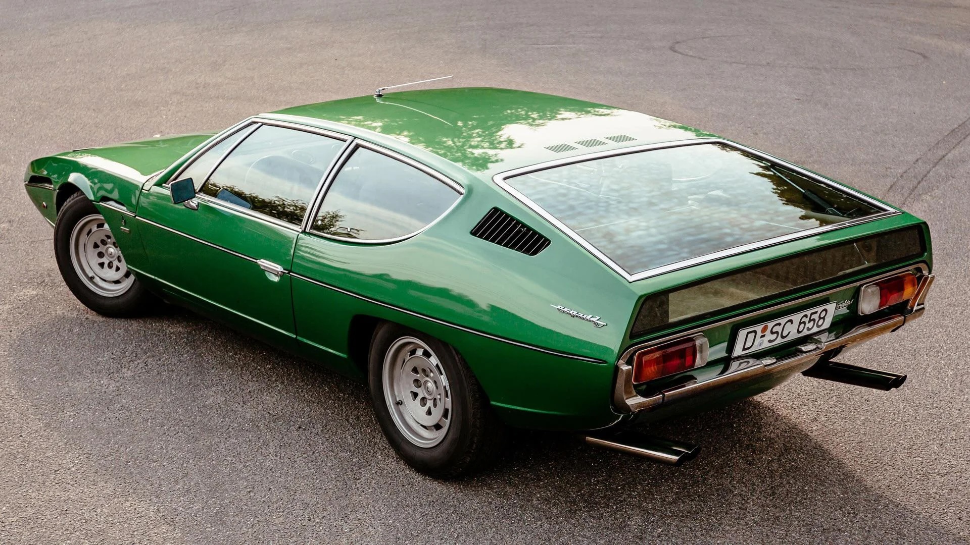 Because even family cars in the ’70s looked like spaceships.
