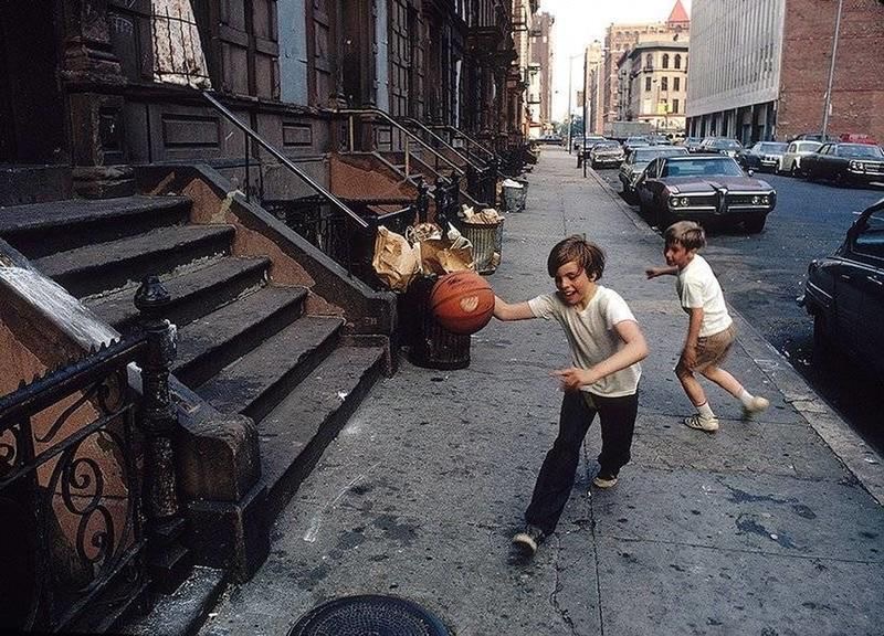Basketball on the Sidewalk: Half Court, Full Chaos
