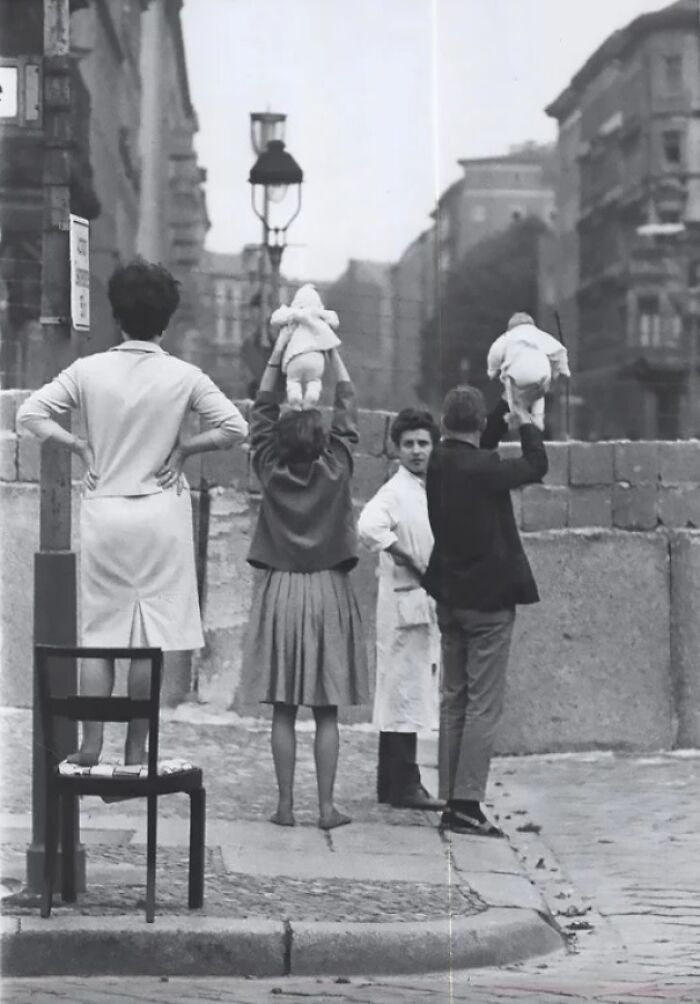 Families separated by the Berlin Wall