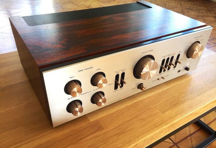 Luxman L-100 Integrated Amplifier