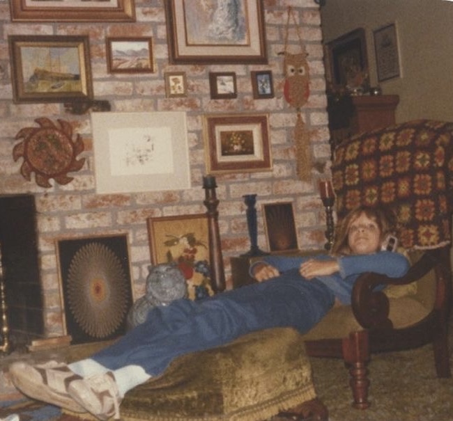 One Chair to Sit. One Chair for the Feet. Perfect.